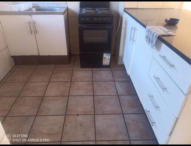 2 BEDROOM APARTMENT FOR SALE IN BOKSBURG EAST